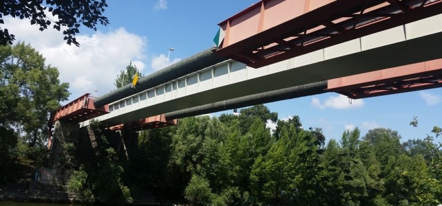Gyalogos hidat újít meg a Duna felett az A-Híd