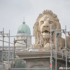 Ismét eredeti helyén őrködik mind a négy Lánchíd-oroszlán