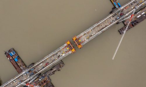 Így halad a paksi Duna-híd projektje – közel a parti záráshoz a mederhíd mindkét ága