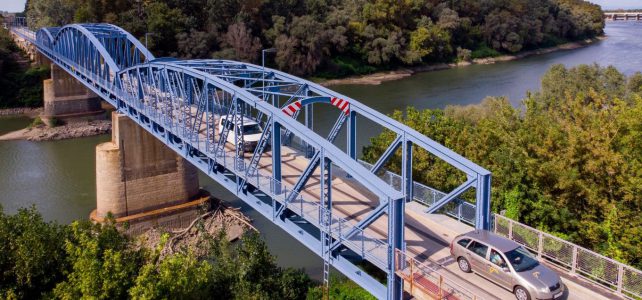 Megújult a kiskörei Tisza-híd, tavasszal épül a jászberényi elkerülő