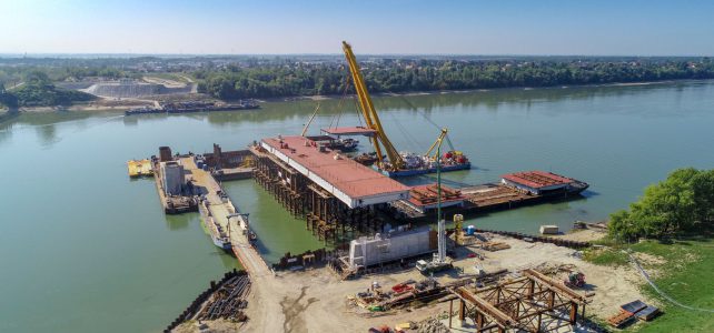 Komáromban zajlik a Duna jelenlegi legjelentősebb hídépítése - videó